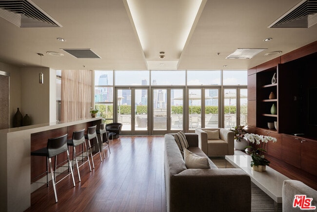 Building Photo - 1155 S Grand Ave