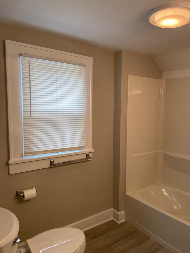 Building Photo - 147 Conrad St