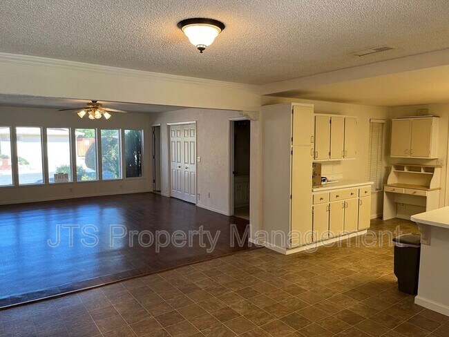 Building Photo - 6830 Mellodora Dr