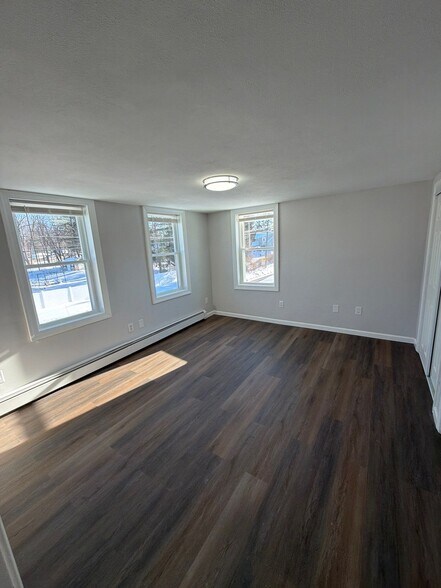 Building Photo - 610 Ives Row