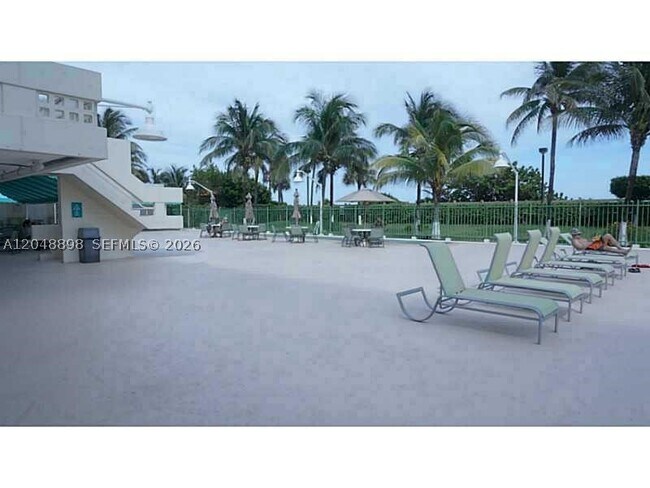 Building Photo - 2899 Collins Ave