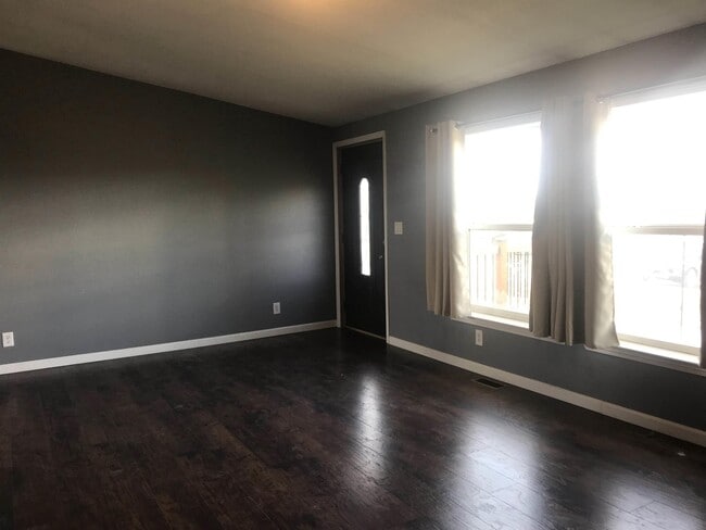 Building Photo - 127 Merrimac Trail