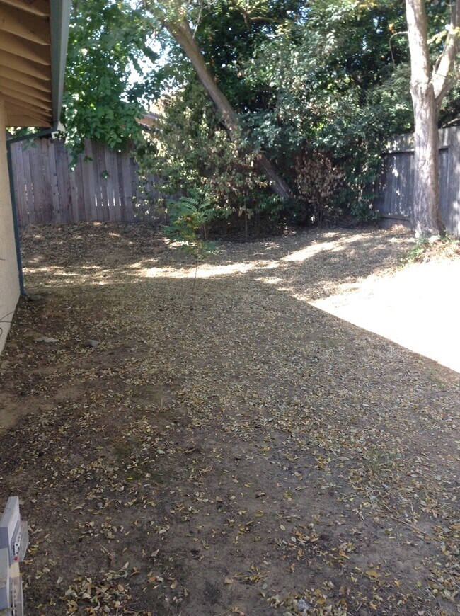 Building Photo - Charming & Cozy Duplex ? 2 Bedroom, 1 Bathroom for Rent!