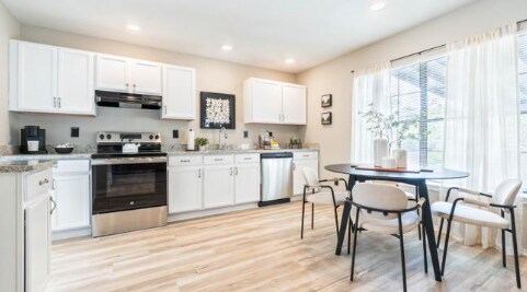 Building Photo - 10112 Sunset Pl