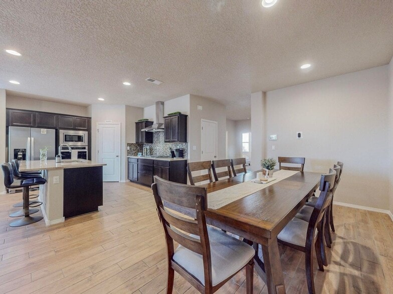 Building Photo - 2023 Silver Dollar St SE