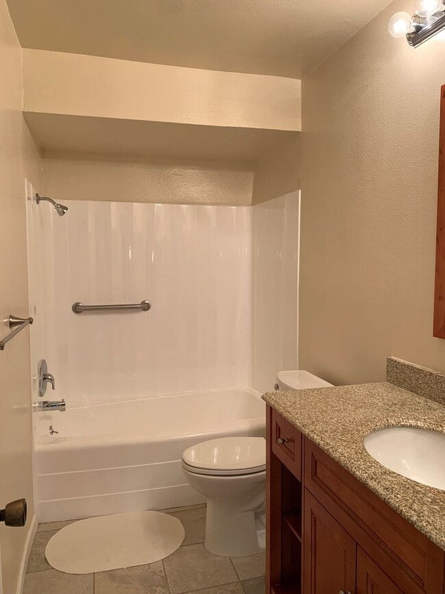 Building Photo - Condo in the Heart of Mission Valley!