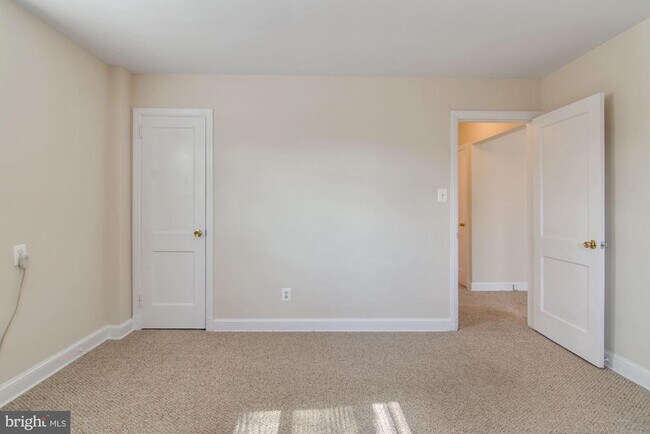 Building Photo - 1410 N Quinn St