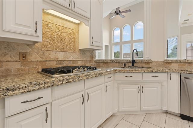 Building Photo - 905 Brazos Dr