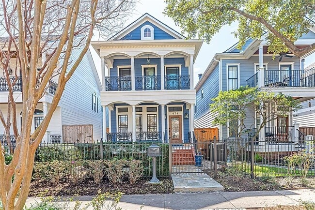 Primary Photo - 434 W 18th St