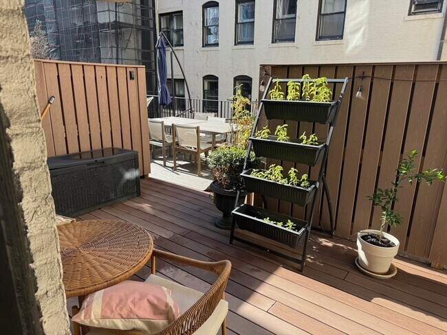 Building Photo - 416 Commonwealth Ave