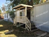 Building Photo - 3 Bedroom 2 Bath Mobile Home!