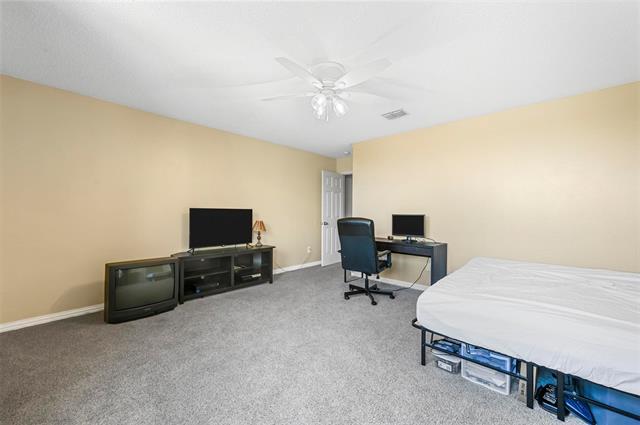 Building Photo - 917 Sanden Blvd