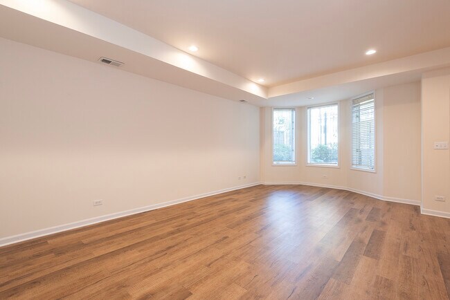 Lower level Family room - 1531 N Paulina St