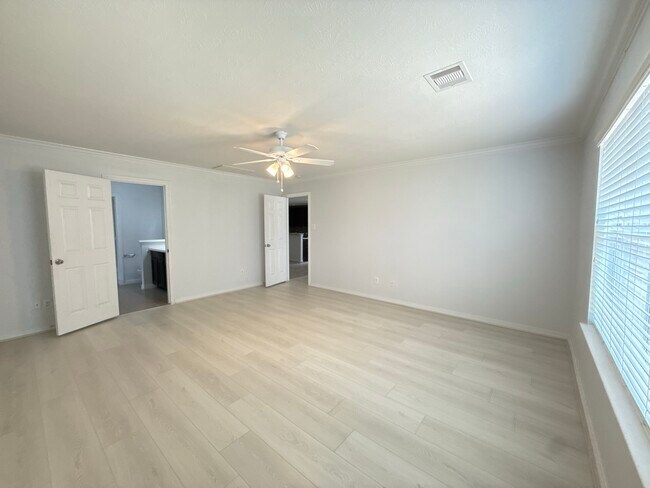Building Photo - 4127 Longmont Hills Ln