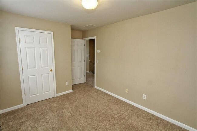 Building Photo - 4739 Autumn Rose Trail