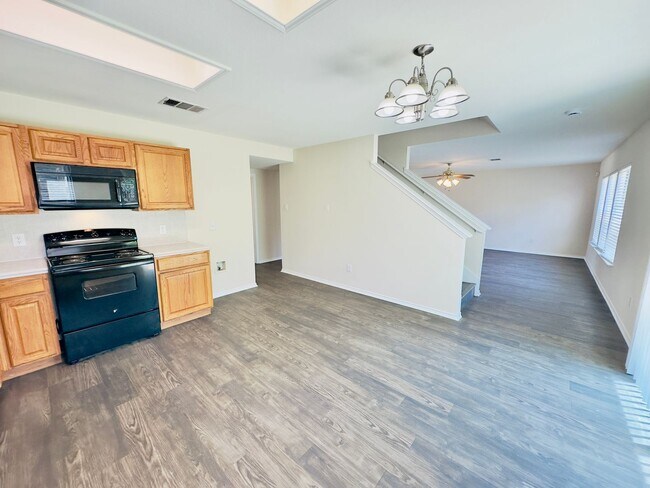 Building Photo - Spacious 4-Bedroom Home in Westwood – Lean...