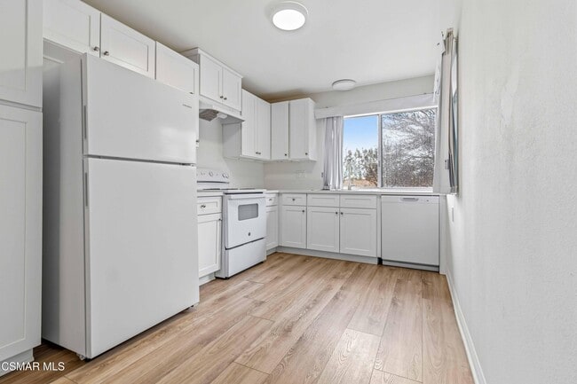 Building Photo - 2678 La Paloma Cir