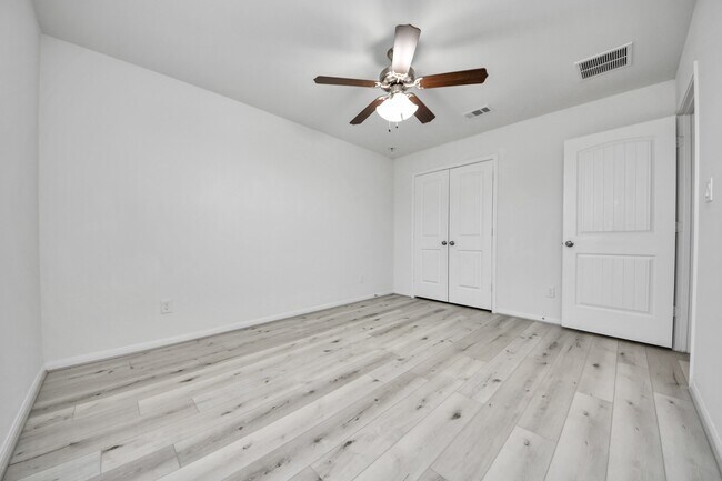 Building Photo - 24111 Golden Fallow Dr