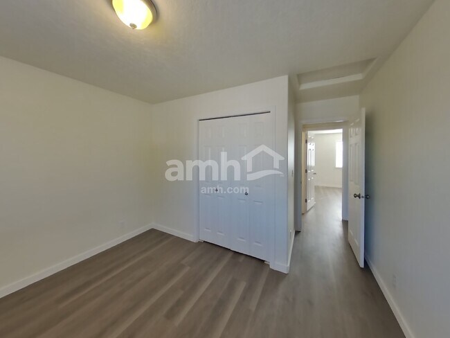 Building Photo - 495 E Whitbeck St