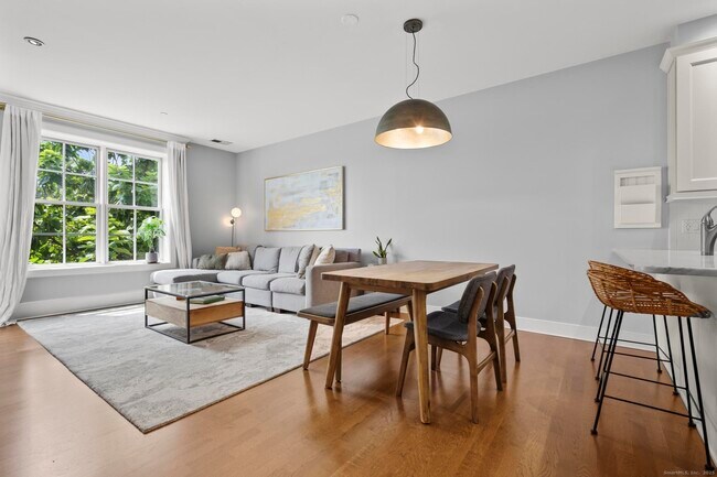 Building Photo - 77 Havemeyer Ln