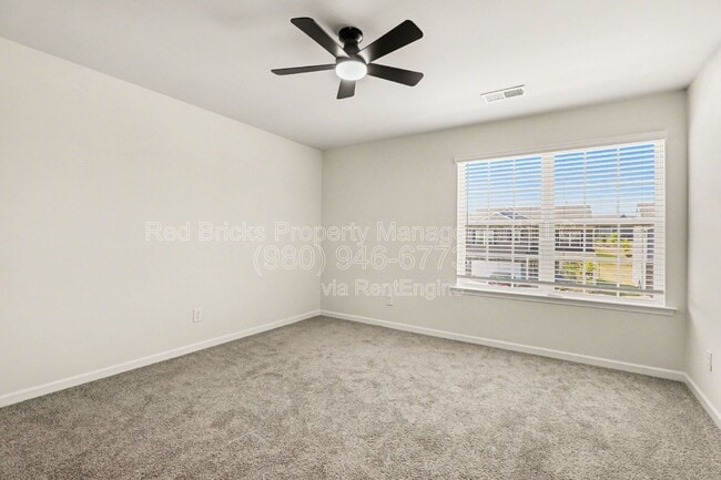 Building Photo - 1362 Secrest Cmns Dr