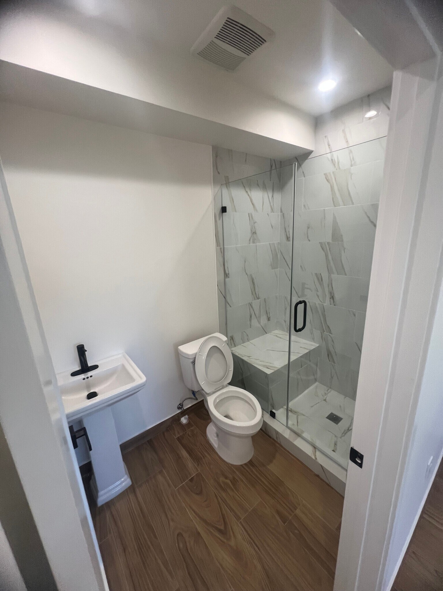 Building Photo - 6903 Fulton Ave