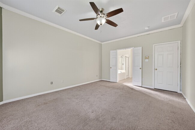 Building Photo - 23730 River Pl Dr