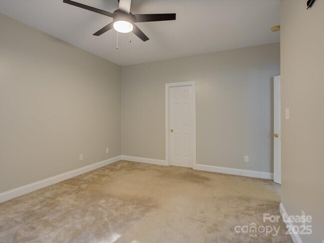 Building Photo - 4405 Sugar Cane Ct