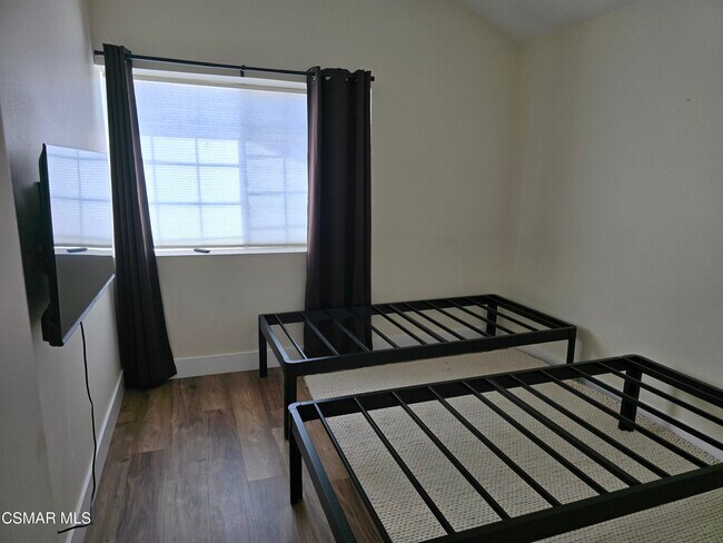 Building Photo - 3017 Klamath Ave