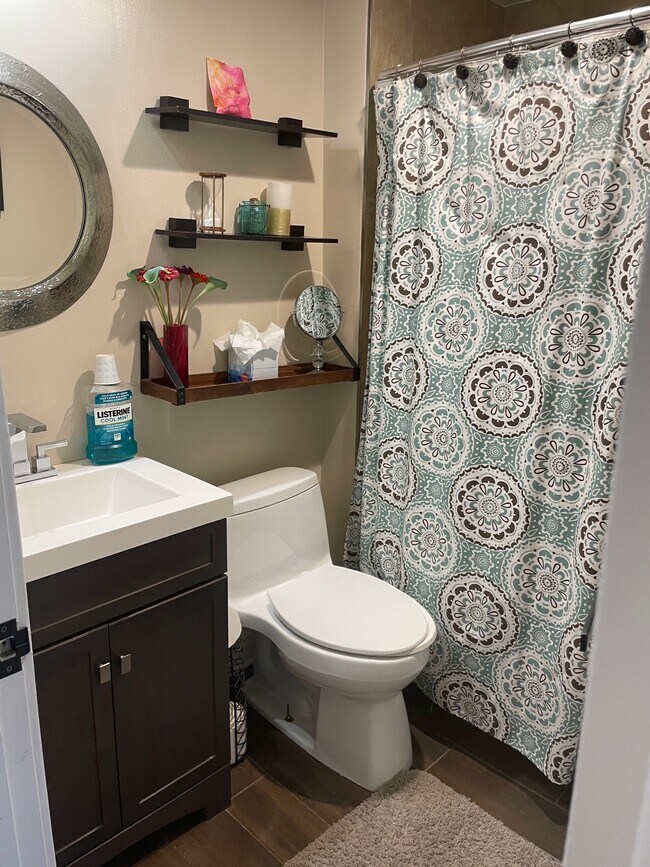 Guest Bathroom - 2301 Cherry St