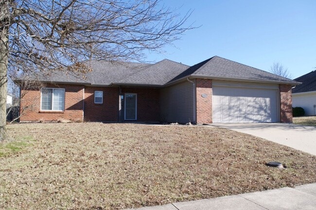 Building Photo - Nice 3 Bed 2 Bath House In Vanderveen Crossing!