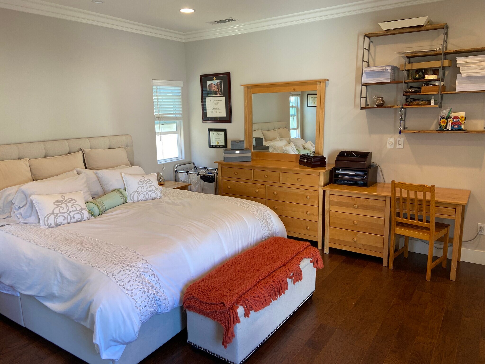 Building Photo - 4470 Stansbury Ave