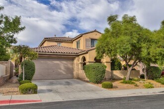 Building Photo - Summerlin Home with downstairs Bed/Bath & Large Patio with Courtyard!