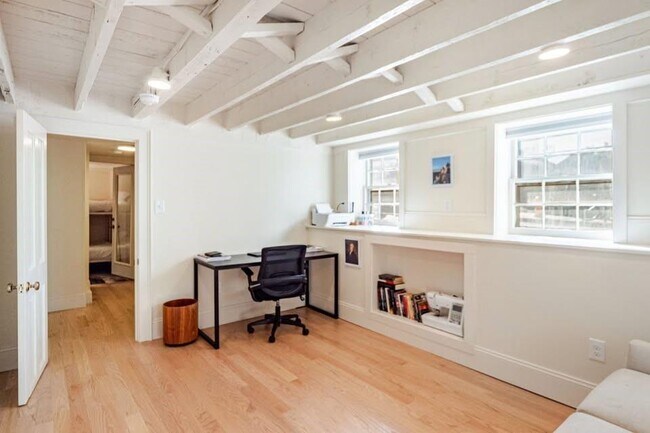 Building Photo - 36 Dearborn St