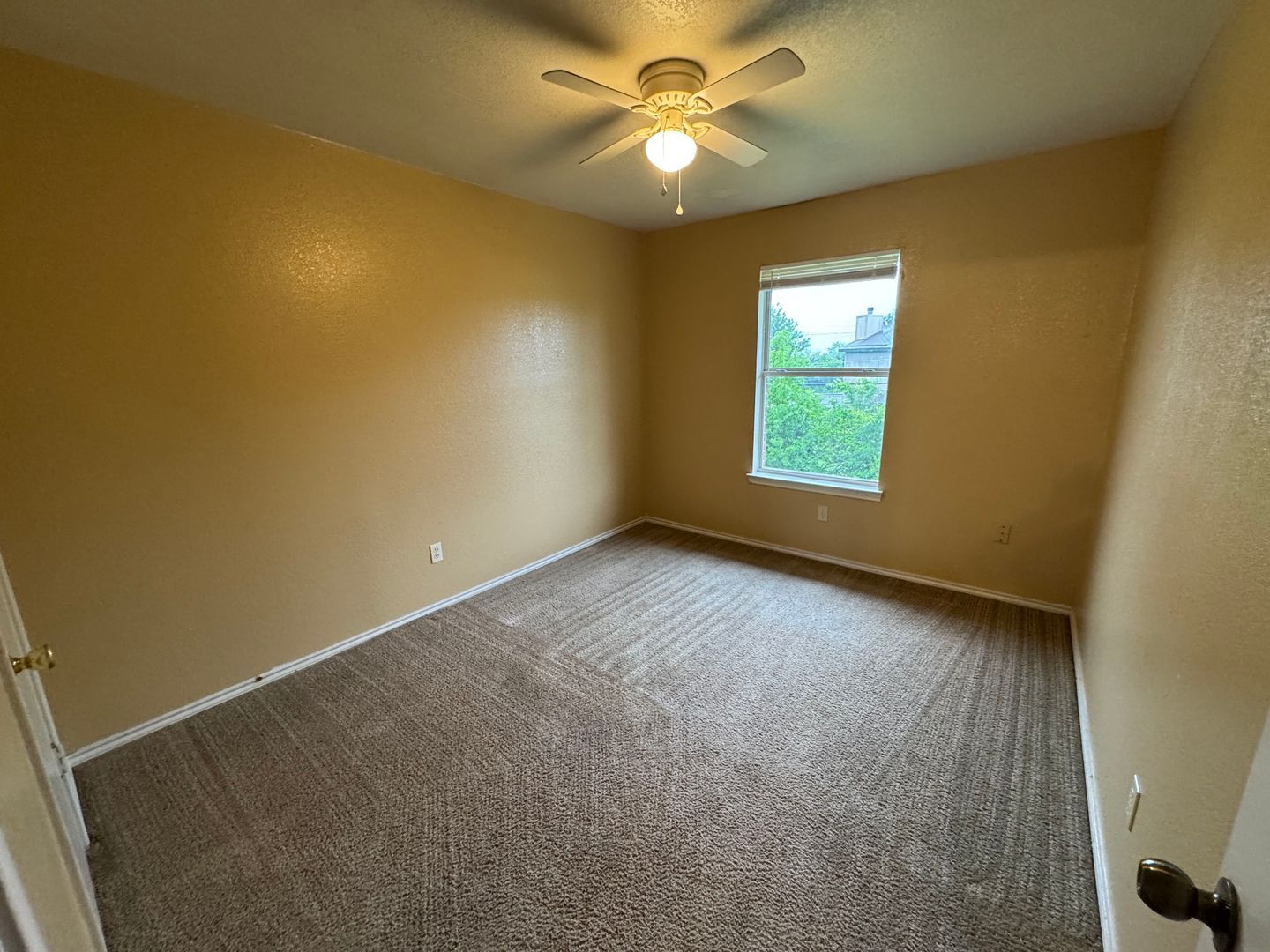 Building Photo - 1603 Cedarhill Dr
