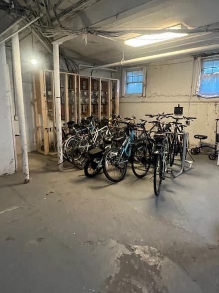 Cycle Storage. - 24 Sidlaw Rd