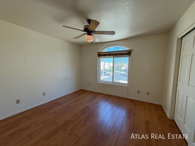 Building Photo - 1425 W Coral Reef Dr