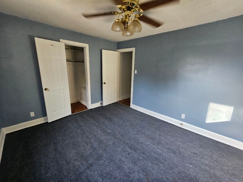 Building Photo - 8919 Hillslope Dr
