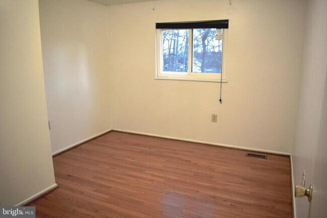 Building Photo - 7051 Leewood Forest Dr