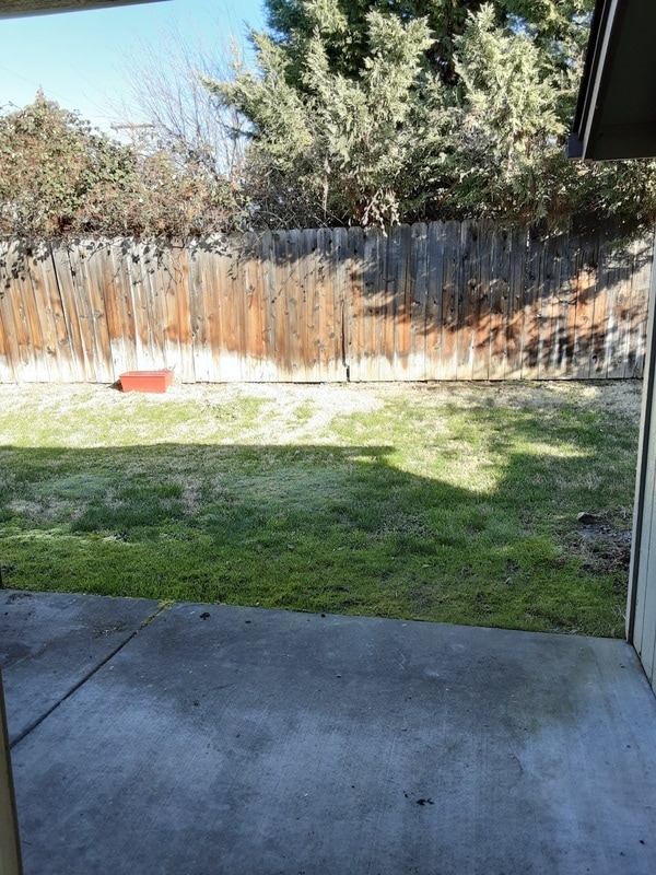 Building Photo - 1872 NE Fairview Ave