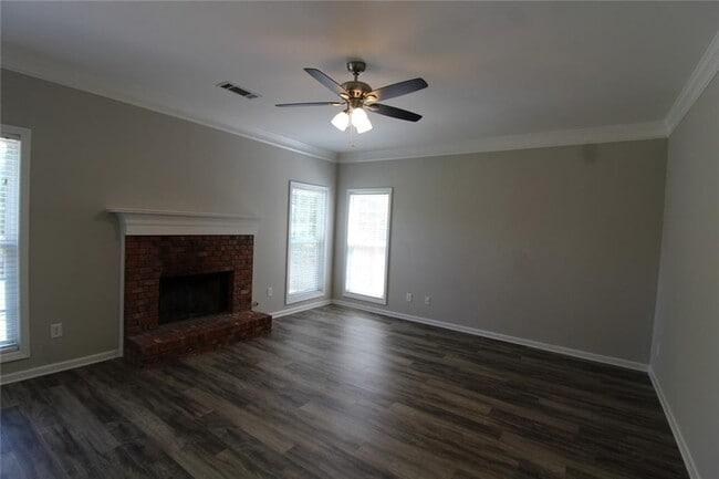 Building Photo - 1525 Woodpoint Way