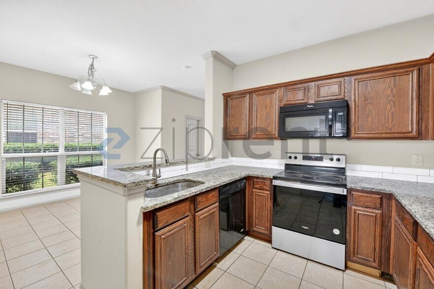 Building Photo - 2361 Homewood Ln