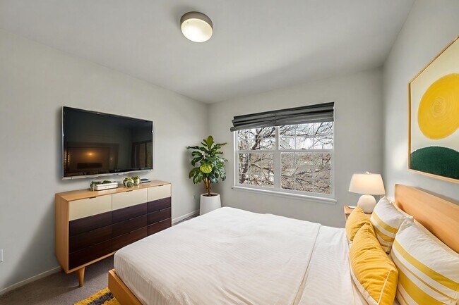 Building Photo - 5604 S Andes St