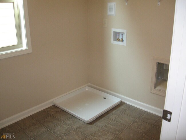 Building Photo - 4955 Ducote Trail