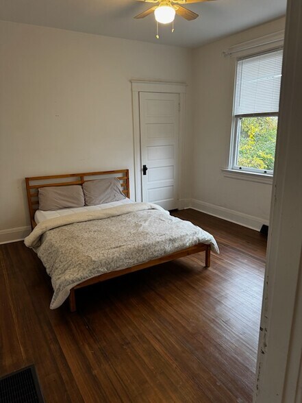 Building Photo - 517 Camden Ave