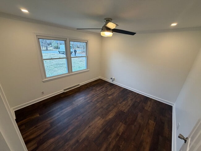 Building Photo - 2 Bedroom 2 Bath Brick rental home in Western Alamance county Fenced Yard 30x40 Garage custom Kit...