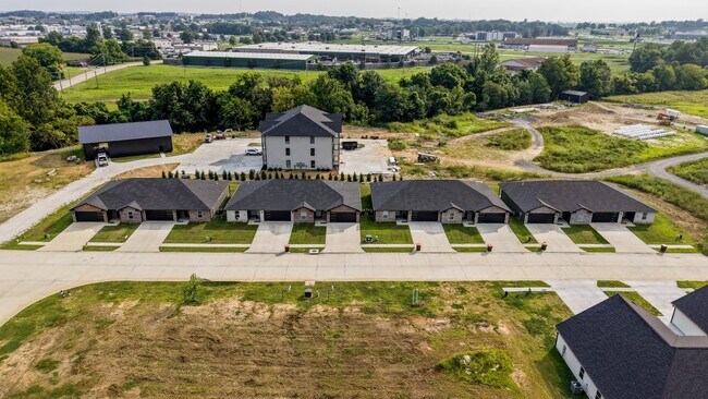 Building Photo - 126 Beechwood Ln