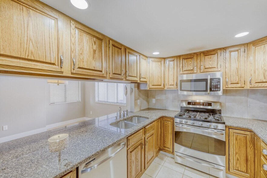 Building Photo - 4475 Laguna Pl