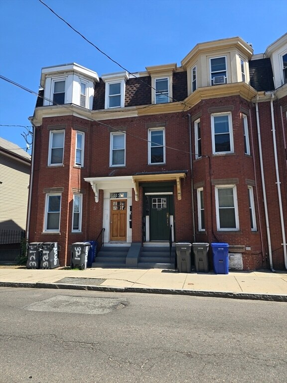 Building Photo - 319 Spruce St