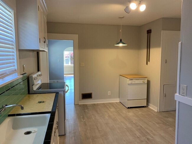Building Photo - 2bed/1 Bath Bungalow in Rose City/Alameda